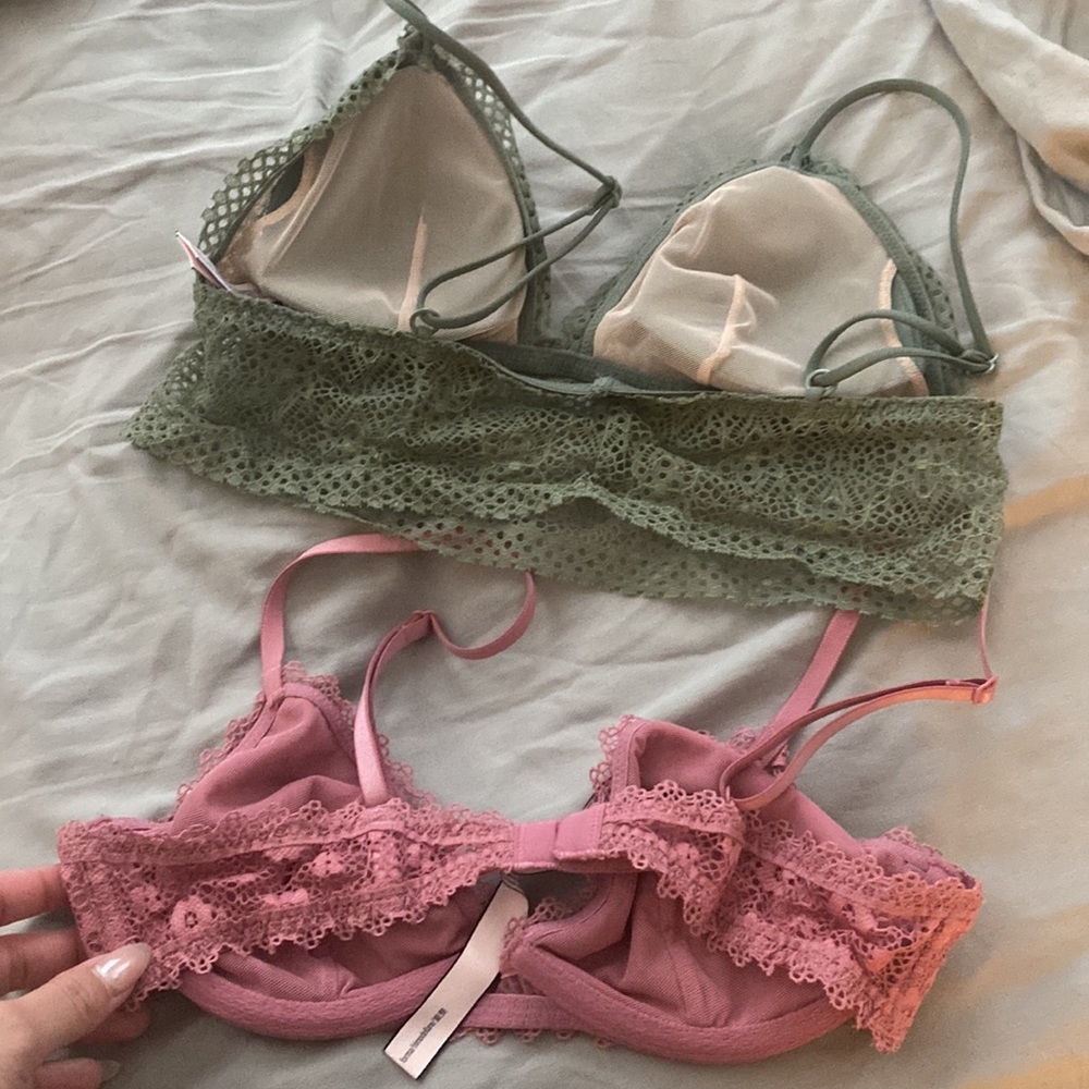 2 VS bralettes - Picture 2 of 2